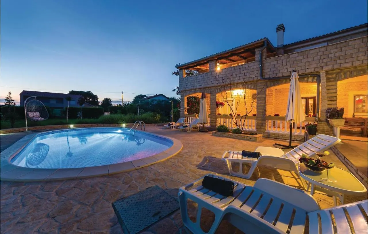 Holiday home 6 Bedroom Pet Friendly Home In Policnik