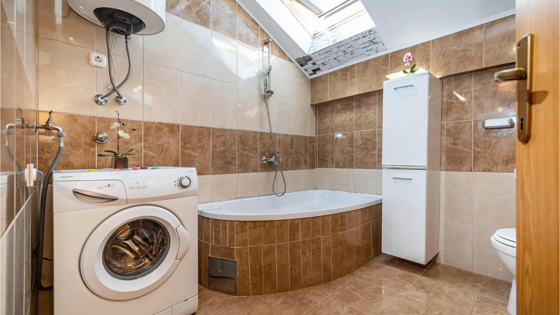 6 Bedroom Pet Friendly Home In Policnik Holiday home