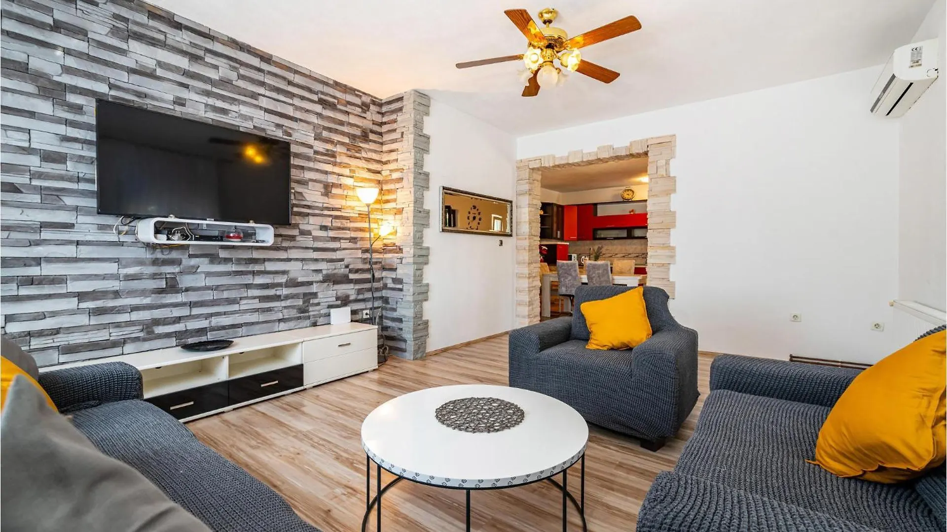 6 Bedroom Pet Friendly Home In Policnik Croatia