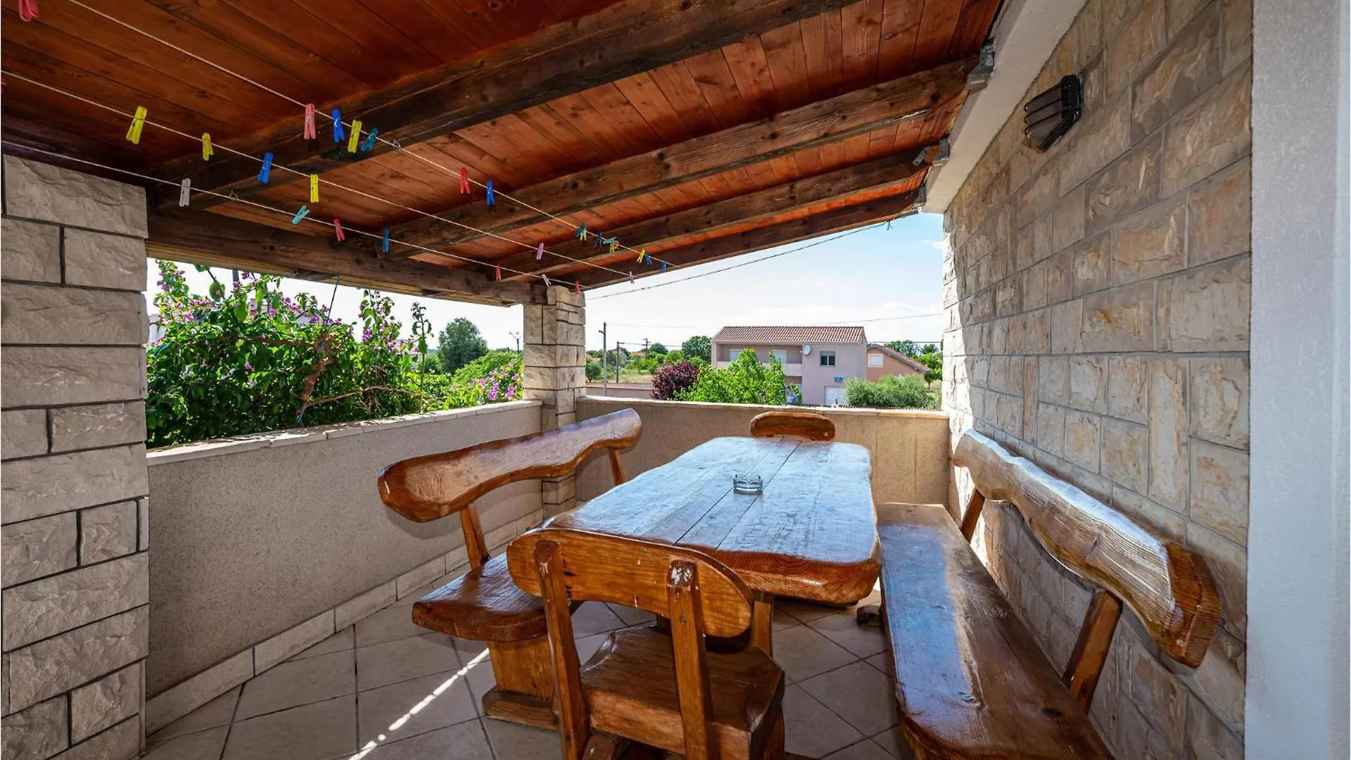 6 Bedroom Pet Friendly Home In Policnik 0*,