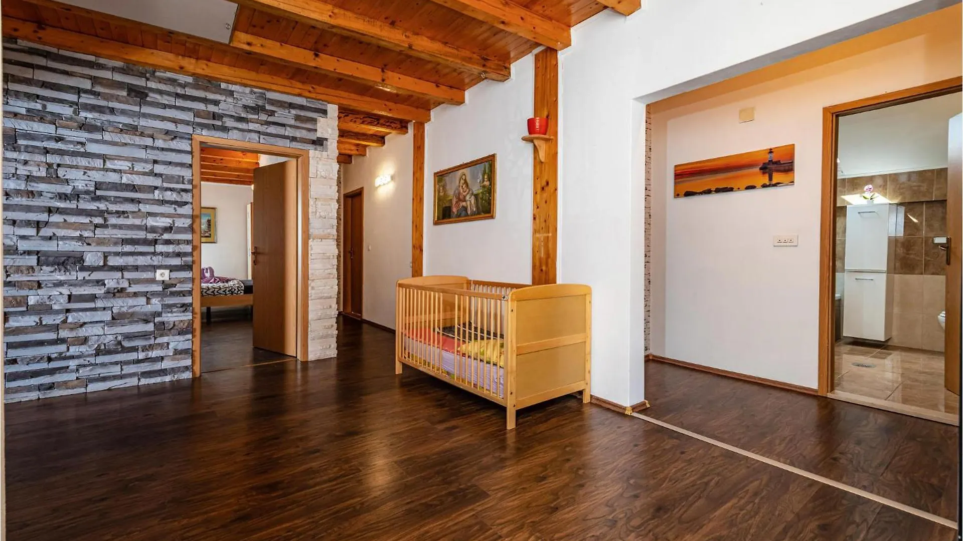6 Bedroom Pet Friendly Home In Policnik