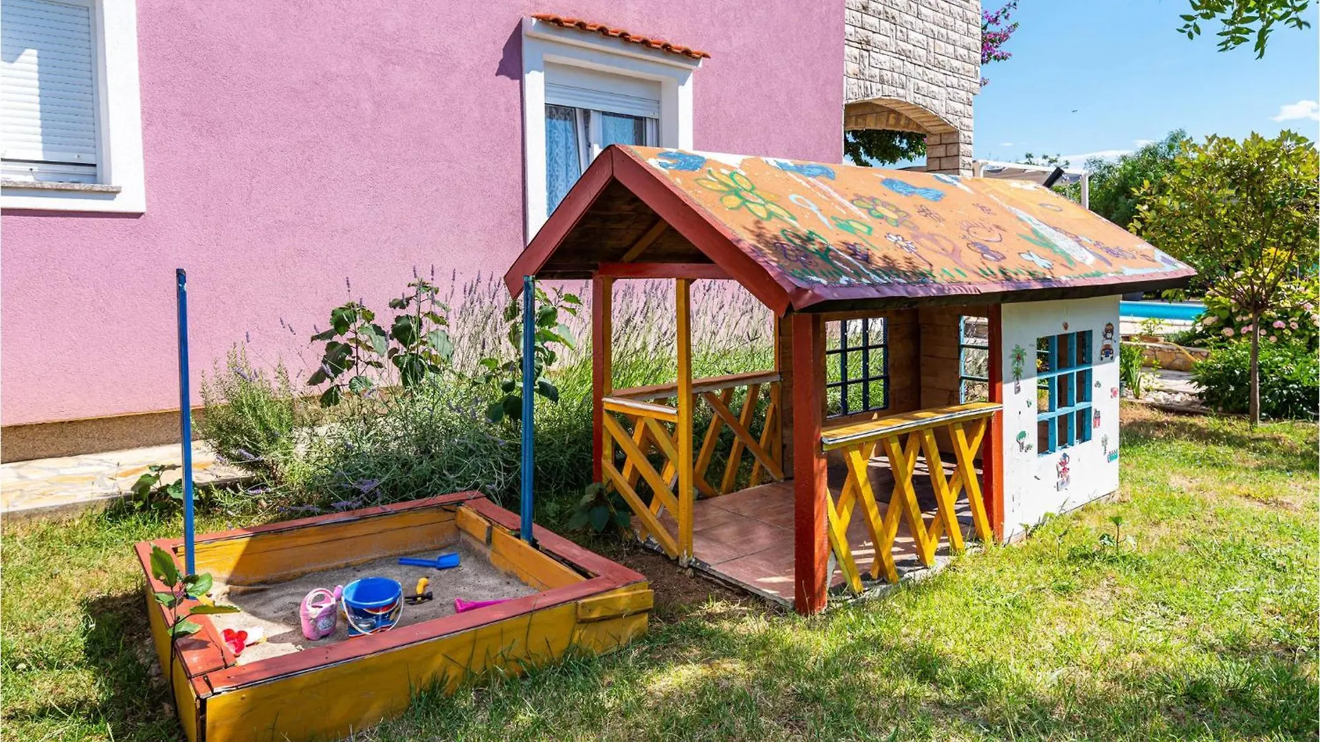 Holiday home 6 Bedroom Pet Friendly Home In Policnik