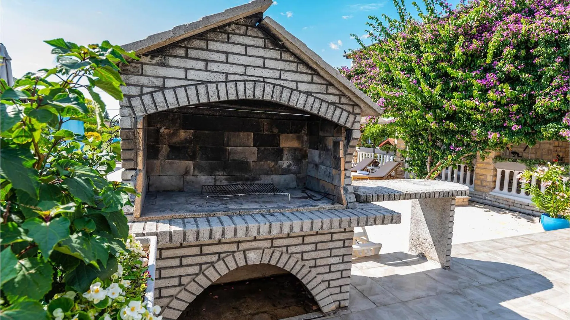 6 Bedroom Pet Friendly Home In Policnik