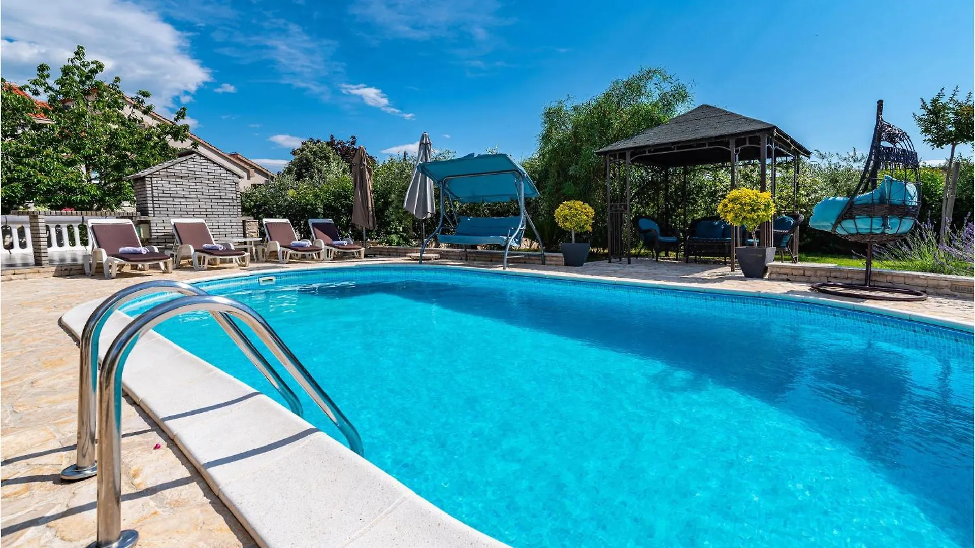 Holiday home 6 Bedroom Pet Friendly Home In Policnik