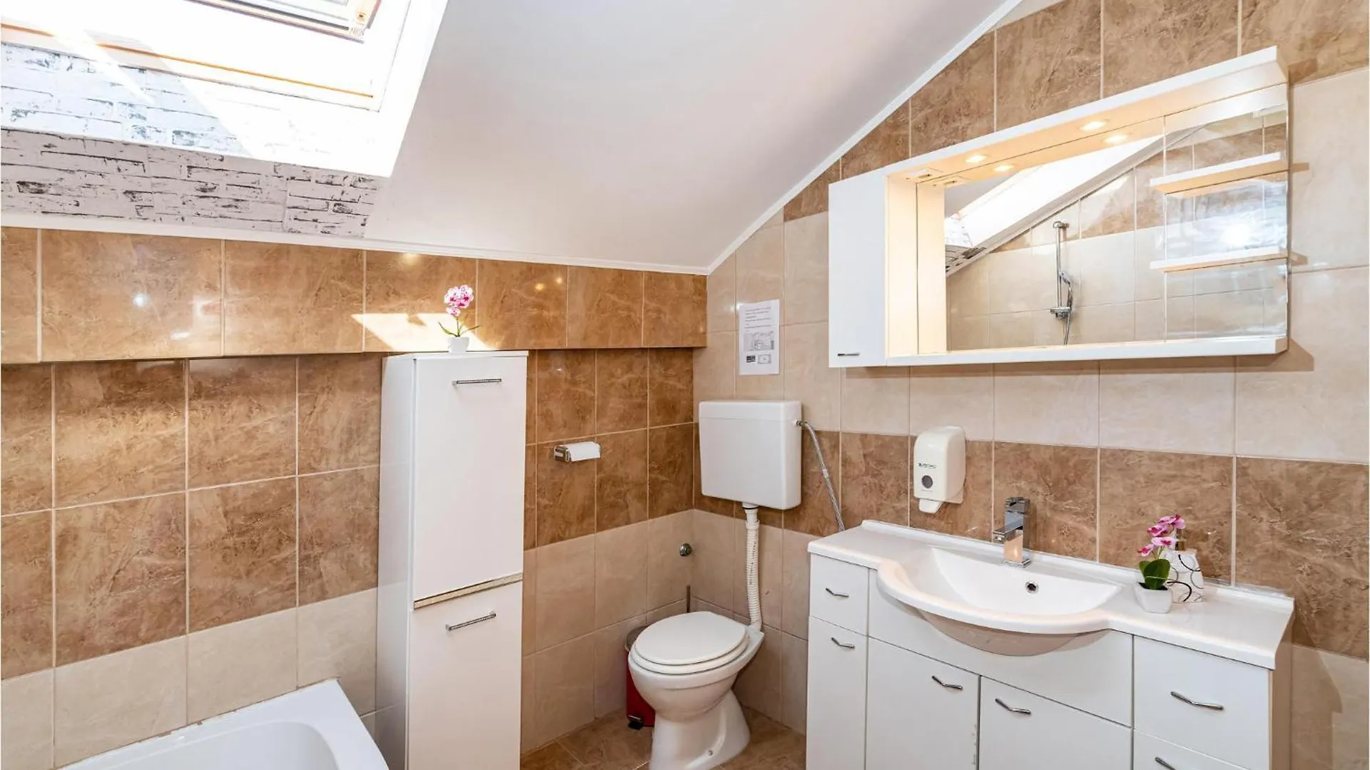 Holiday home 6 Bedroom Pet Friendly Home In Policnik Croatia